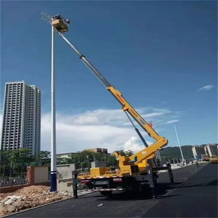 安龙维修路灯的曲臂升降车出租