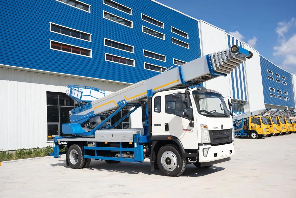 安龙出租云梯车高空作业车 建筑垃圾搬运